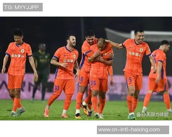 徐江为了防止跳江,喊话泰山球迷,只需泰山队打败海港,他许诺做这三件工作 徐江为了防止跳江,喊话泰山球迷,只需泰山队打败海港,他许诺做这三件工作